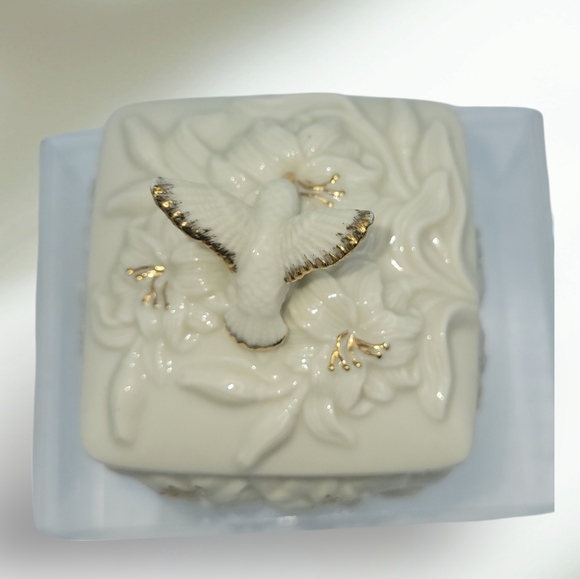 Vintage Lenox Porcelain Hummingbird Trinket Box - Picture 5 of 10